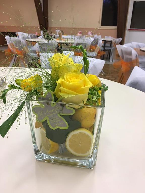 décoration-table-fleur-jaune