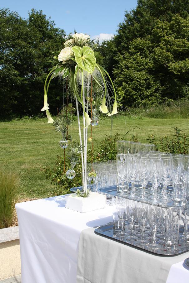 décoration-table-plante-verte-fleur-blanc